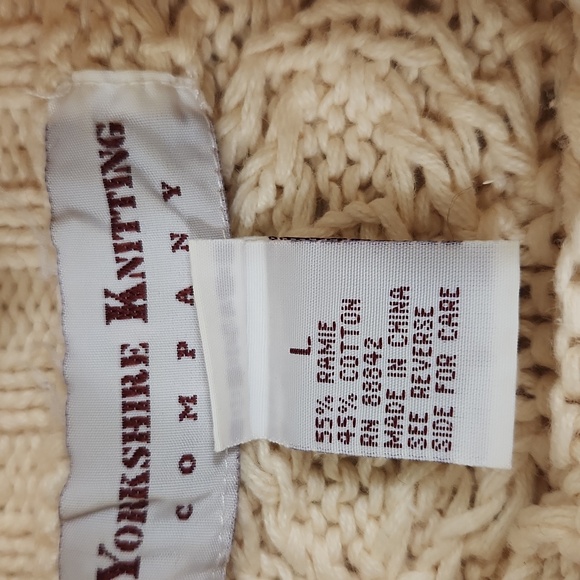 Yorkshire Knitting Co. Cream Turtle Neck Fishermans Vintage Sweater. Size L - Picture 3 of 9